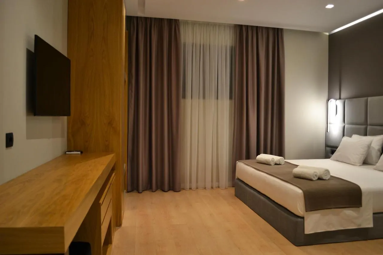 Artnest Luxury Hotel & Suites Saranda 4*,