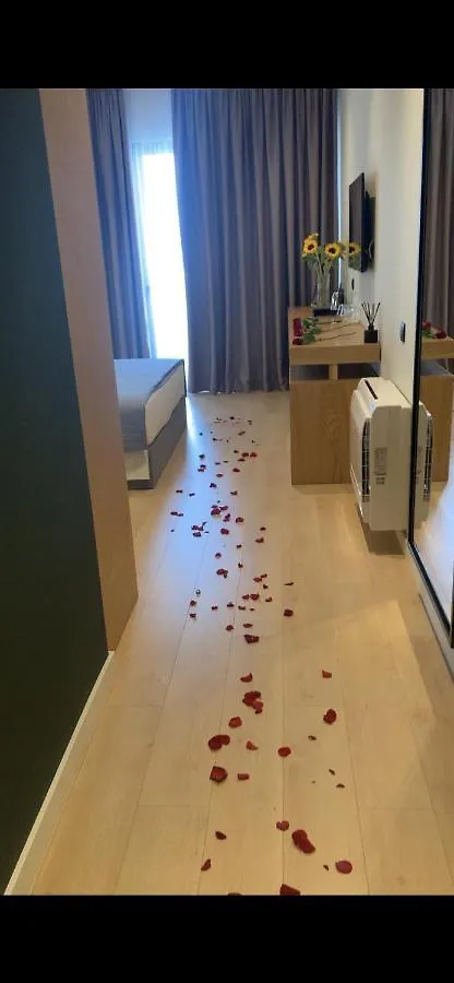 Artnest Luxury Hotel & Suites Sarande